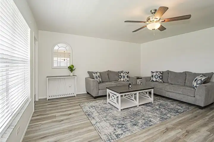 73 Royal Oak Ct #206 - Vero Beach, FL | Rent.