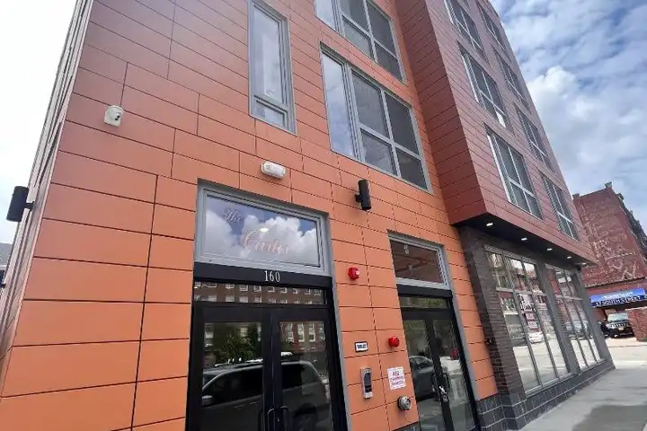 160 Middlesex St unit 204 - Lowell, MA | Rent.