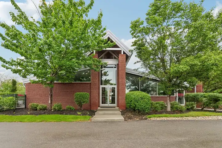 Devlin's Pointe - 2735 Westminster Cir - Allison Park, PA | Rent.