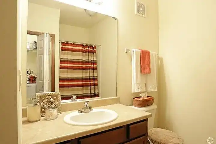 Adam Ridge Condos - 10535 Norfolk Dr - Johnston, IA | Rent.