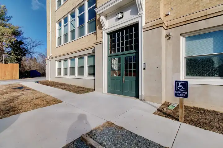 Garland Rodes Apartments - 2244 Rivermont Ave - Lynchburg, VA | Rent.