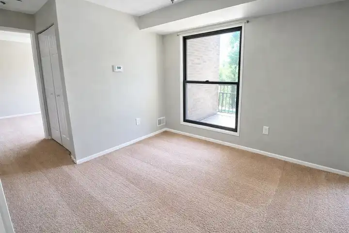 Briarwood Garden - 5510-5560 Library Rd - Bethel Park, PA | Rent.