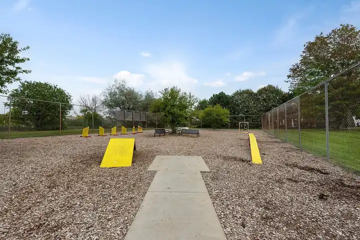 Maple Ridge Apartment Homes - 1695 County Road D E - Maplewood, MN | Rent.