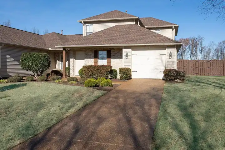 Centennial Place - 40 Whisper Creek Dr - Jackson, TN | Rent.