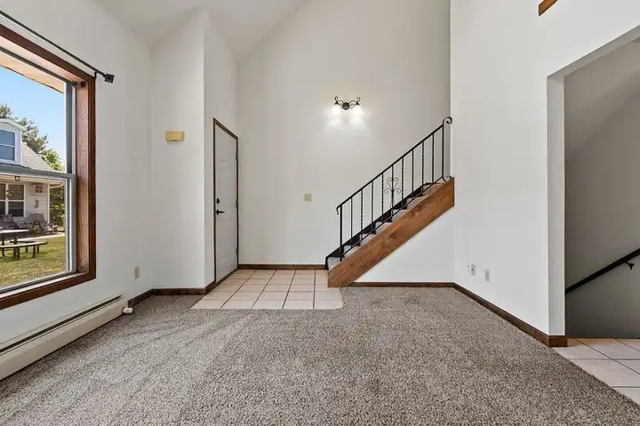 2350 Canter Ln unit B - Green Bay, WI | Rent.
