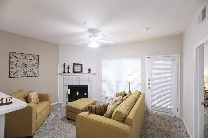 700 Hill Trail Dr - Euless, TX | Rent.