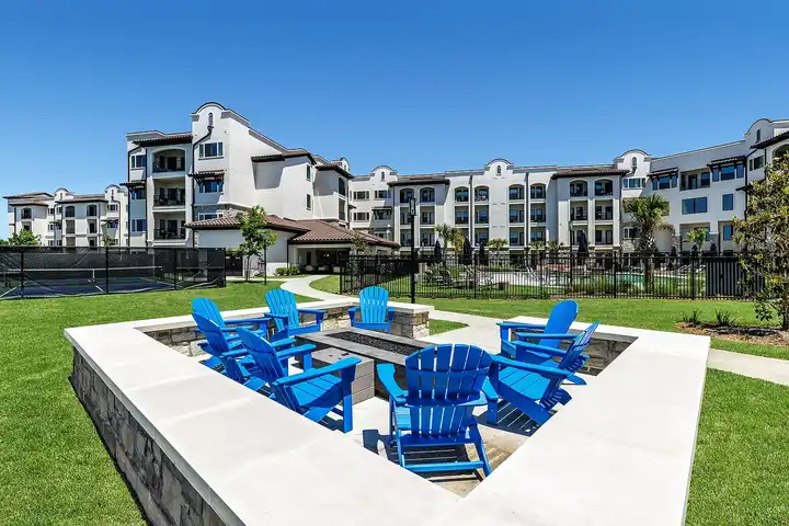 Arista Riverstone 62+ Active Adult Apartment Homes - 18401 University ...
