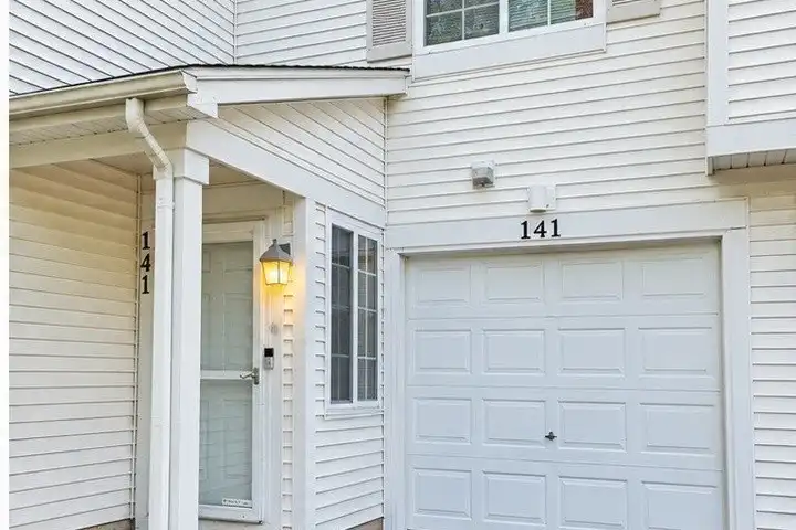 141 Heather Glen Dr #141 - Aurora, IL | Rent.