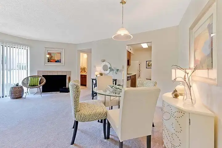 Fox Hollow Apartment Homes - 177 W Hartley Dr - High Point, NC | Rent.