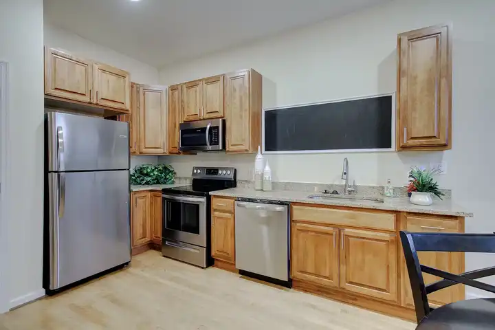 Garland Rodes Apartments - 2244 Rivermont Ave - Lynchburg, VA | Rent.