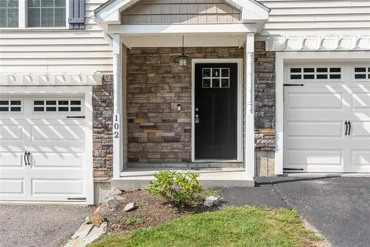 102 Hunting Hill Dr - Cumberland, RI | Rent.