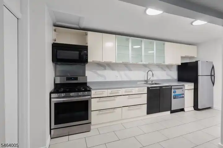 82 Garfield Ave #2 - Jersey City, NJ | Rent.