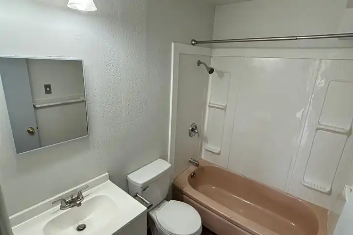 1002 Cushman St #7 - Fairbanks, AK | Rent.