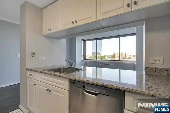 100 Old Palisade Rd unit 2013 - Fort Lee, NJ | Rent.