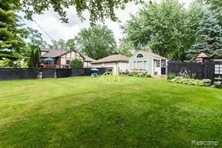 357 Riddle St - Howell, MI | Rent.