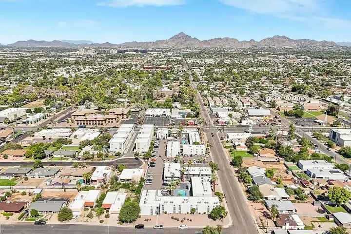 Summit on Thomas - 2735 E Thomas Rd - Phoenix, AZ | Rent.