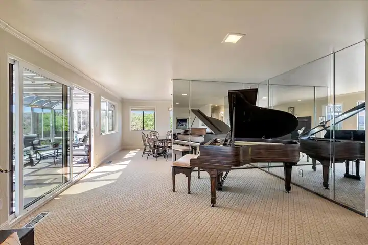 435 Grandview Ave - Novato, CA | Rent.