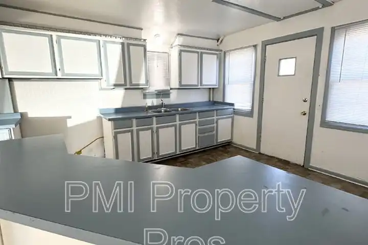 6762 N 52nd St - Milwaukee, WI | Rent.