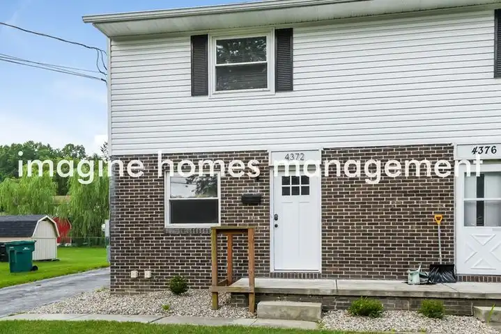 4372 Elmhurst Dr - Stow, OH | Rent.