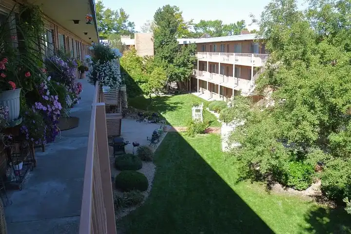 Crestview Apartments - 7650 W 68th Ave - Arvada, CO | Rent.