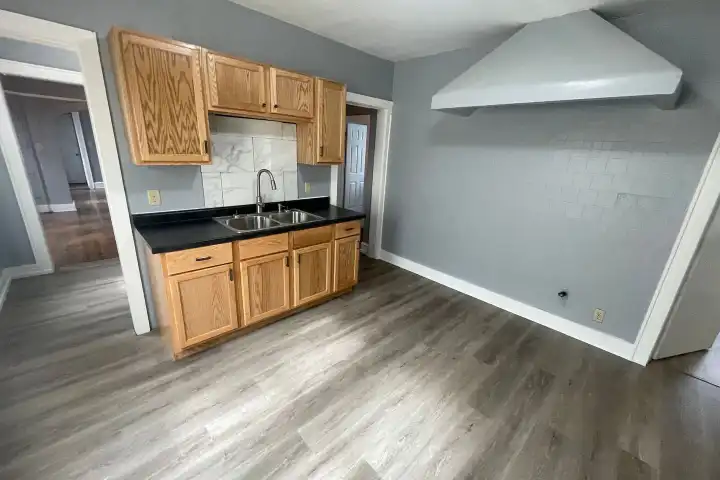 1320-1322 N 13th St unit 1320 - Milwaukee, WI | Rent.