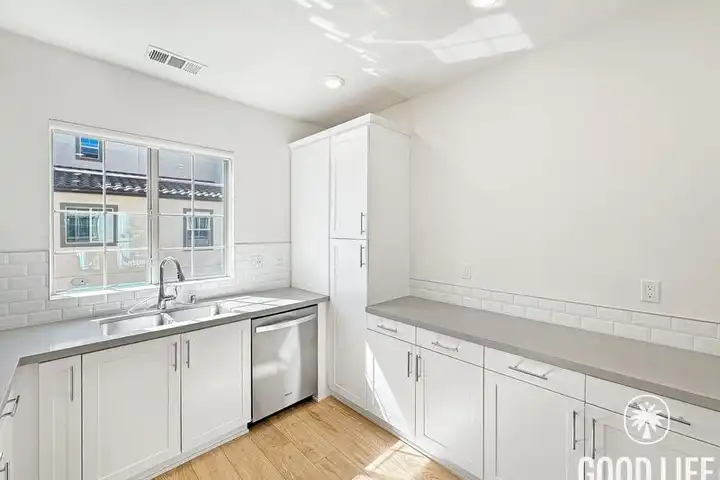 Apartments for Rent at 4366 Pacifica Way