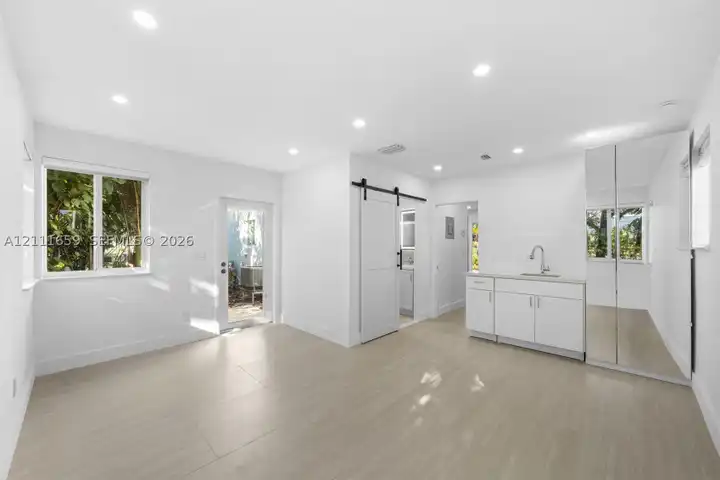 338 Taylor St #2 - Hollywood, FL | Rent.