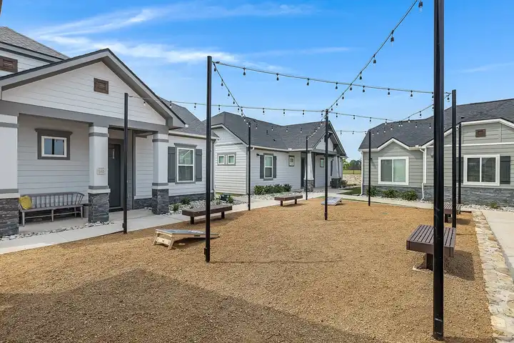 Avilla Oakridge - Houses for Rent - 1405 N Gateway Blvd - Forney, TX ...