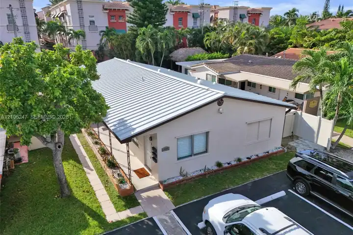 1037 N Victoria Park Rd unit 2 - Fort Lauderdale, FL | Rent.