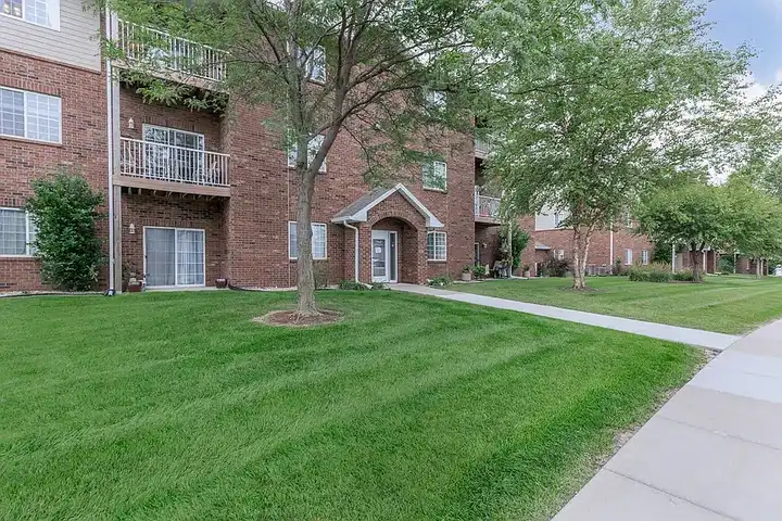 Springhill Ridge Apartments - 15735 Rosewood St - Omaha, NE | Rent.
