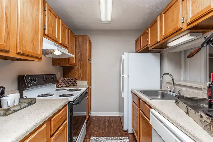 Augusta Commons Apartments - 705 Powers Ferry Rd - Marietta, GA | Rent.
