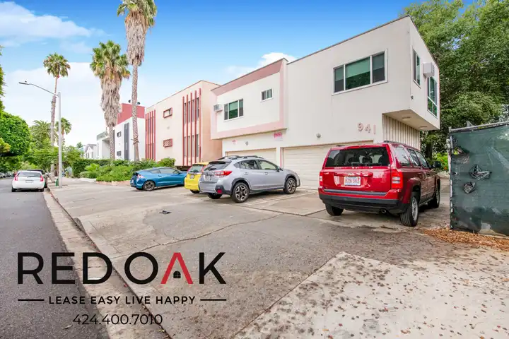 941 N Genesee Ave - West Hollywood, CA | Rent.
