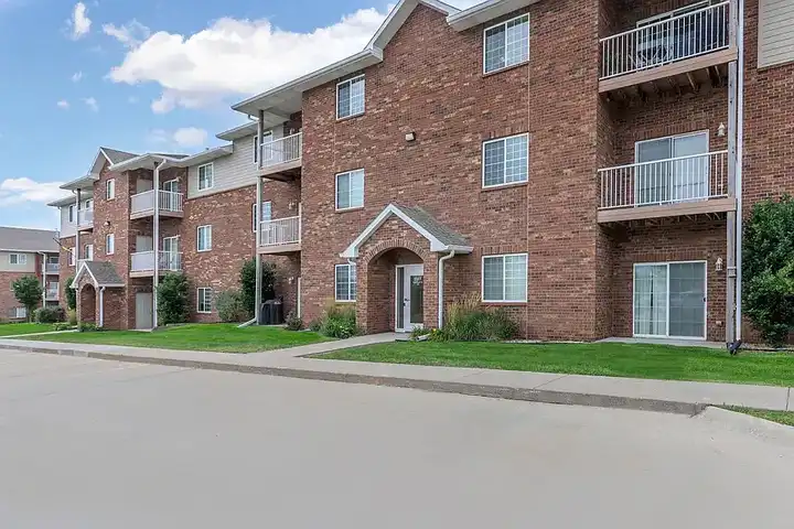 Springhill Ridge Apartments - 15735 Rosewood St - Omaha, NE | Rent.