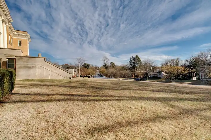Garland Rodes Apartments - 2244 Rivermont Ave - Lynchburg, VA | Rent.