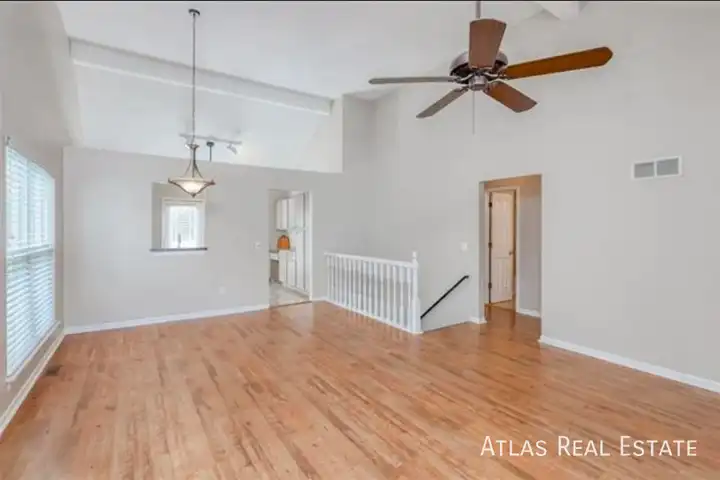 9241 Loiret Blvd - Lenexa, KS | Rent.