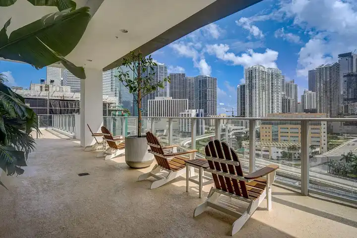 Downtown 1st - 30 SW 1st St - Miami, FL | Rent.