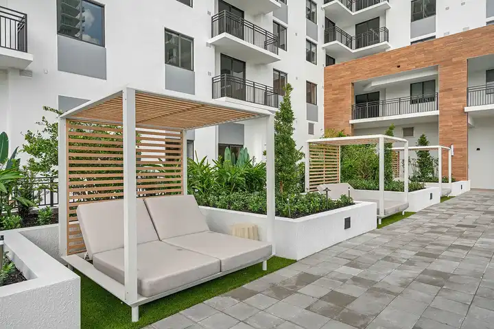 Soleste NoMi Beach - 16395 Biscayne Blvd - Aventura, FL | Rent.