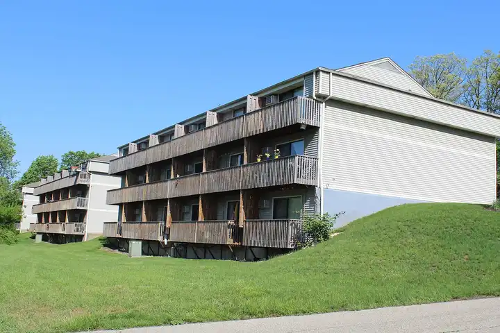 Southview Apartments - 1033 College Ave NE - Grand Rapids, MI | Rent.