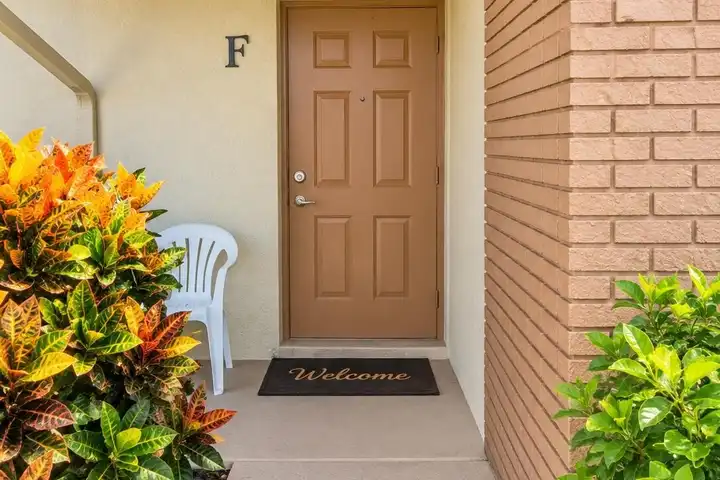 2832 CROSLEY Drive W #F - West Palm Beach, FL | Rent.