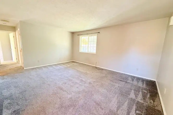 1122 West Ave unit Upper - Normal, IL | Rent.