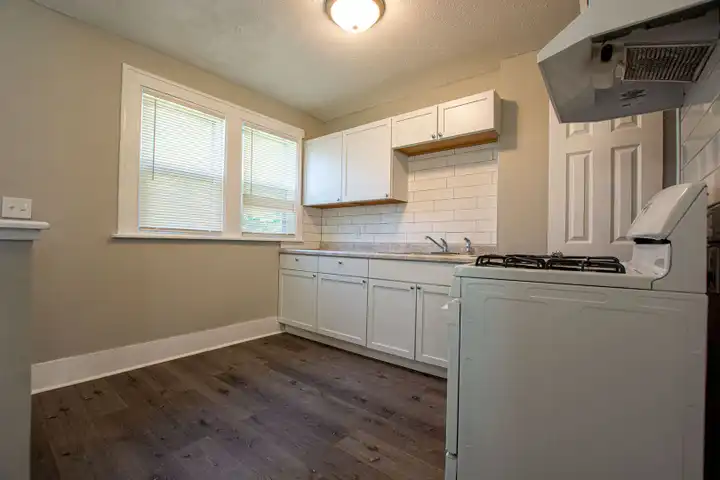 110 N 38th St unit 110 - Omaha, NE | Rent.