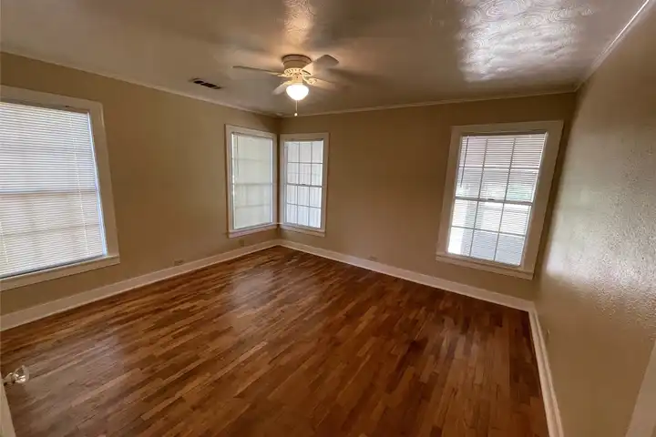 1033 N Lockhart St - Sherman, TX | Rent.