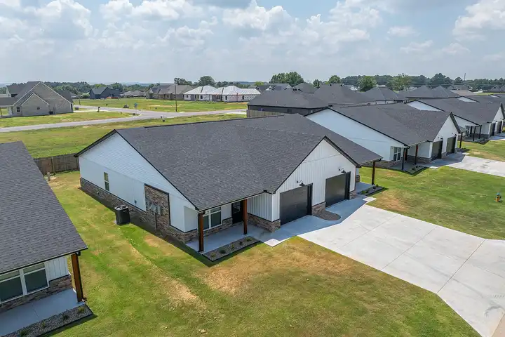 Yellowstone at The Ranch - 1917 Casey Ct - Barling, AR | Rent.