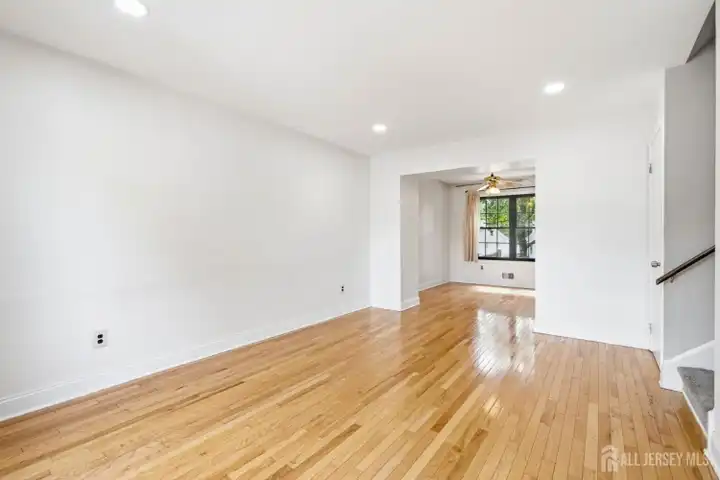 51 Pheasant Run - Edison, NJ | Rent.