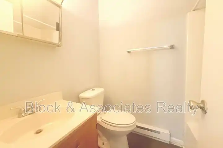 306 Reece Ave unit E - Randleman, NC | Rent.