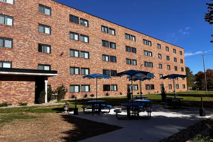 Cross-Lines Retirement Center 1 - 3030 Powell Ave - Kansas City, KS | Rent.
