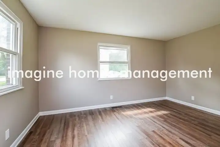 4372 Elmhurst Dr - Stow, OH | Rent.