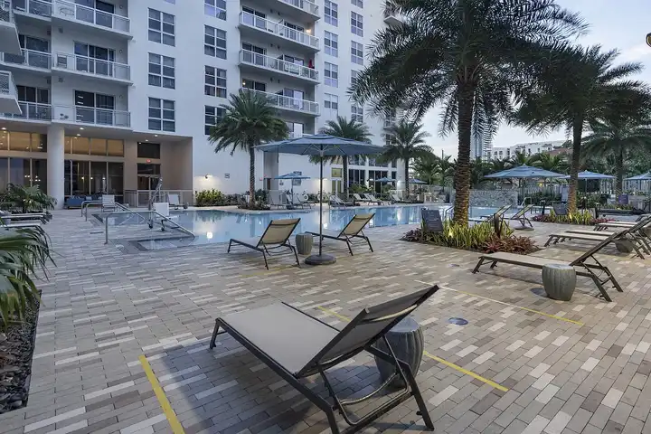 Blu27 at Edgewater - 2701 Biscayne Blvd - Miami, FL | Rent.