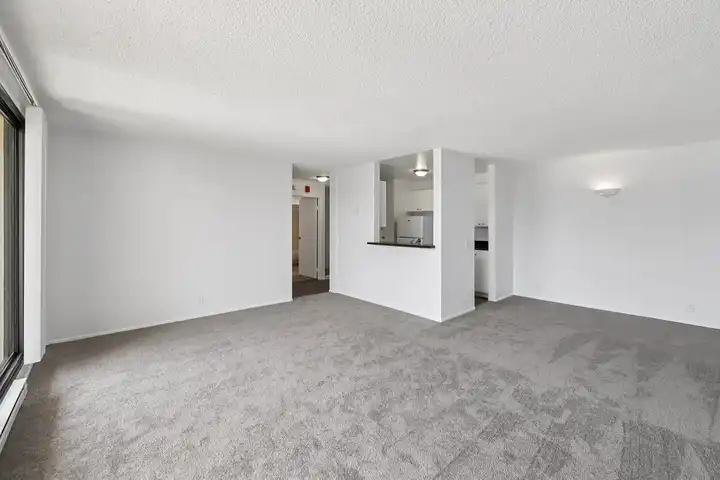 Lakewood Apartments At Lake Merced - 511-695 John Muir Dr - San