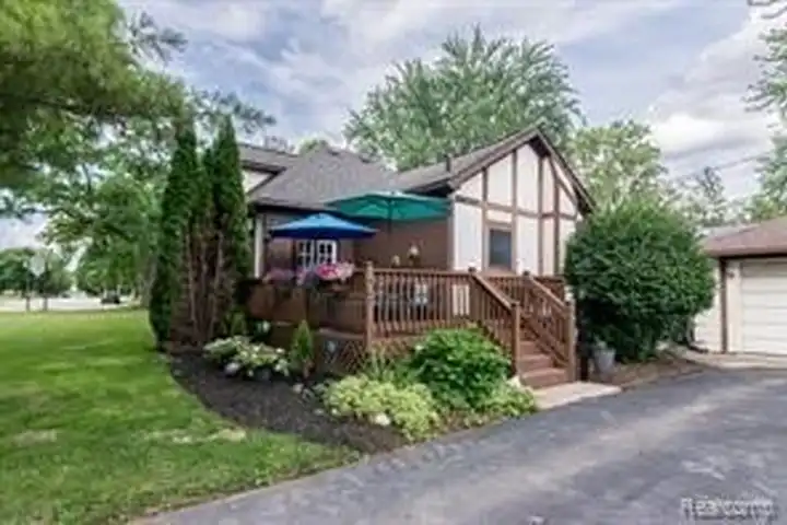 357 Riddle St - Howell, MI | Rent.